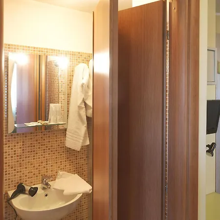 Hotel Arco Romana Milan Exterior photo